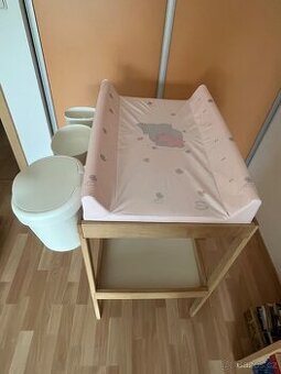 Přebalovací pult Ikea