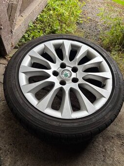 Alu r17 škoda 205/50/17 zimni pneu