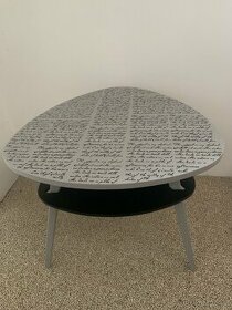 Stolek retro konferenční tzv. trsátko