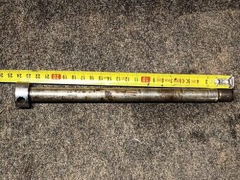 Osa kola - zadní - JAWA / ČZ