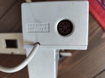 Podavač rámečků dia projektoru