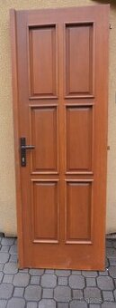 dubové vchodové dveře
