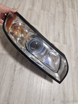 Světlomet Volvo V50