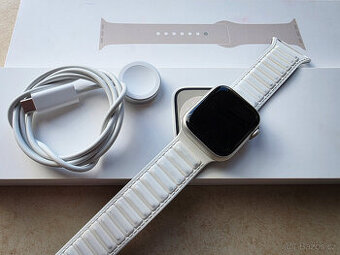 Apple Watch 8, 41 mm, sportovní magnetický řemínek