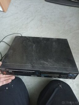 Prodám starý CD přehrávač Sony