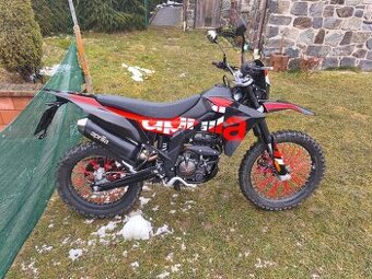 Aprilia RX 125 (2025) jako nová, 6200 km