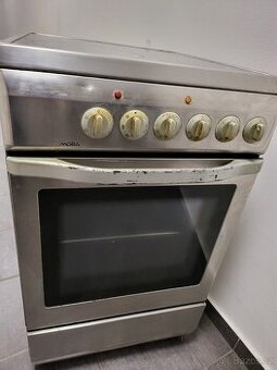 levný 50cm sporák Mora sklokeram.deska