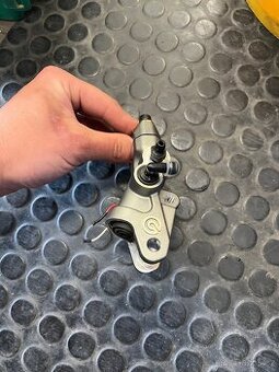 Brzdová pumpa Brembo z Ducati v4s