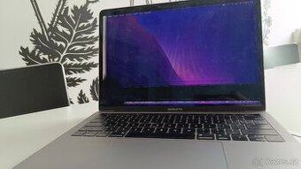 Prodám MacBook Pro (13-inch, 2018, Four Thunderbolt 3 Ports)