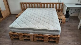 Prodám bytelnou paletovou postel EUR