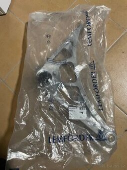 BMW E46 M3 - pravé rameno