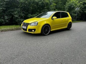 VW Golf GTi manuál