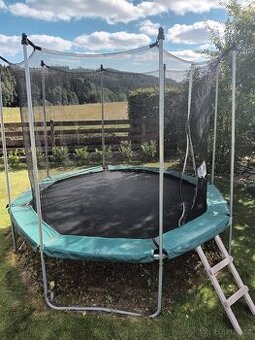 Trampolína