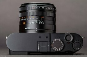 Leica Q2, top stav, zaruka, prislusenstvo