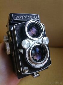 Yashica D - 1