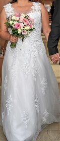 Svatební šaty bílé