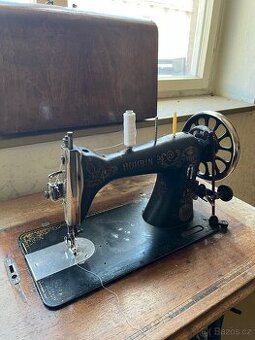 Starožitný šicí stroj Bobbin