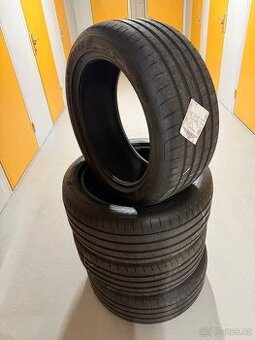 GoodYear 245/45 r18