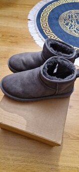 Ugg - 1