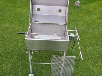 Nerezový gril s vnějším topeništěm