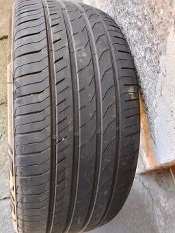 225/50 ZR17
