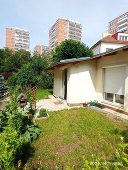 BEZ PROVIZE RK. Pronajmu novostavbu atelieru 1kk Praha 10
