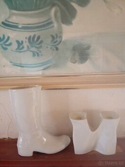 Porcelánová bota a svícen