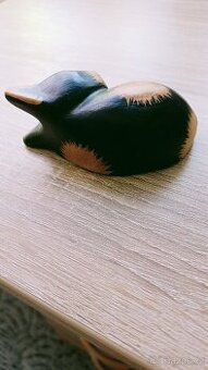 Vzácná vintage dřevěná figurka kočky skvrnitá spící - 1