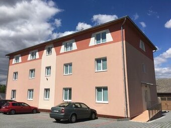 NOVÉ  BYTY 1+KK,BEZ KAUCE,POUZE PRO 100%NEKUŘÁKY,PARKOVIŠTĚ