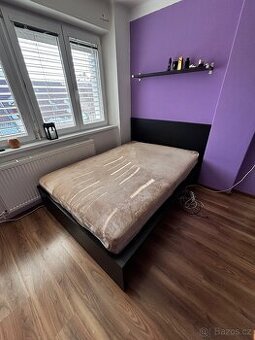 Postel plus stolek