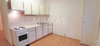 Milovice, prodej bytu 2+1 s lodžií a sklepem, 65 m2, okr. Ny