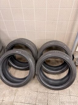 Zimní pneu Kumho 245/40R20