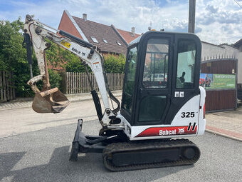 Pásový minibagr Bobcat 325 D