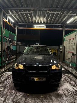 BMW X5 e70 TOP Stav nebourané + servisní kniha