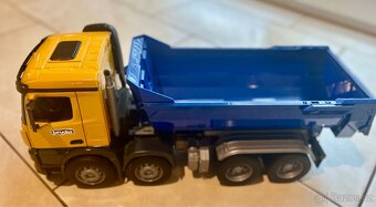 Prodám nákladní vůz se sklápěčkou Bruder