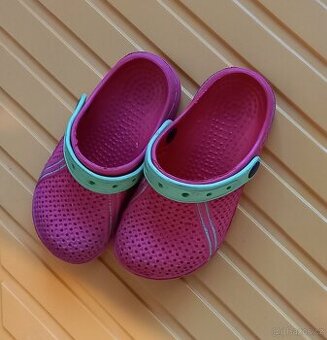 Dětské nazouváky crocs vel.27