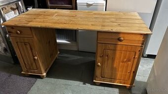 Psací stůl masiv