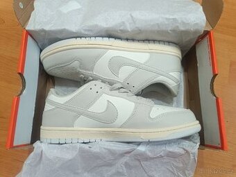 Nike dunk low light bone 44