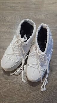 MoonBooty bílé velikost 45