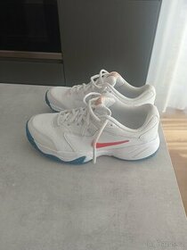 Nike Court Lite 2