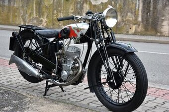 Pěkná předválečná spodová třistapadesátka