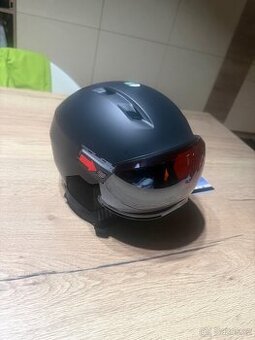 Lyžařská helma se zorníkem, S 52-55cm