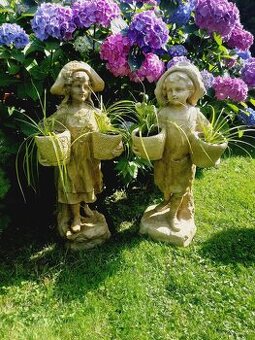 Betonova socha se džběry