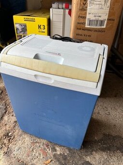 Daruji cestovní ledničku do auta