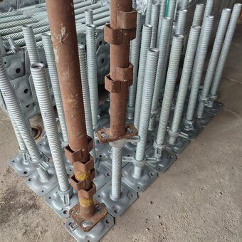 Lešenářské stavitelné patky