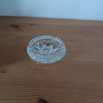 křiě´talovy popelnik ručně broušený