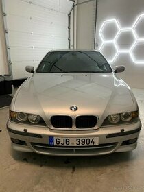 BMW E39 530i 2001