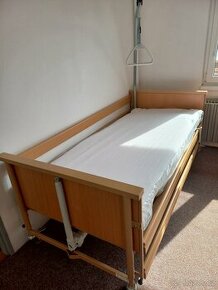 Elektrická polohovací postel