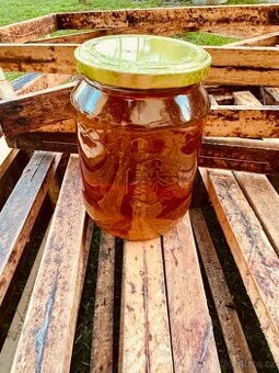 Přírodní tmavý Včelí med od včelaře  max na osobu 10kg