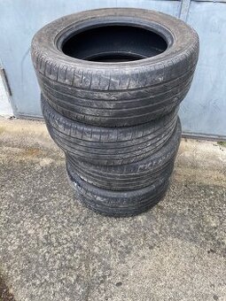 Letní pneu 235/55r17